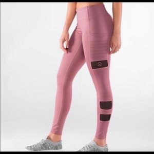 Virus beautiful pants with pockets!